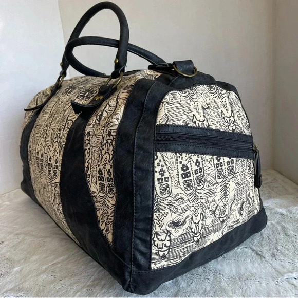 AmyKathryn Vegan Large Duffle Bag - Picture 6 of 16